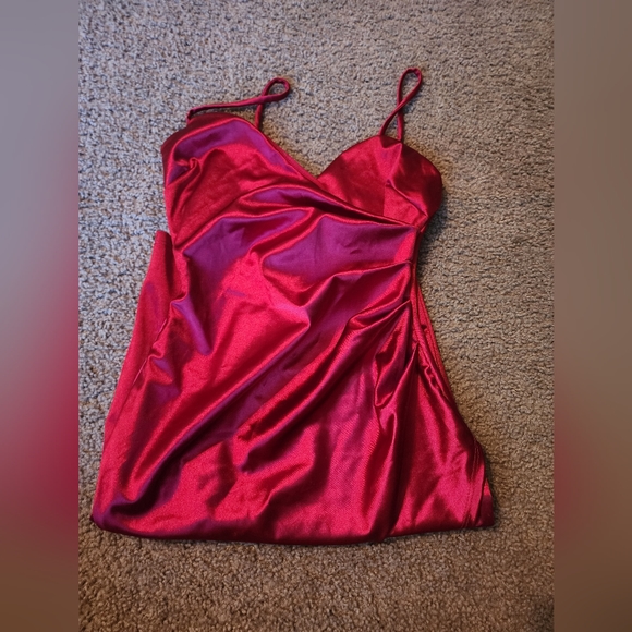 Dress - Picture 1 of 2
